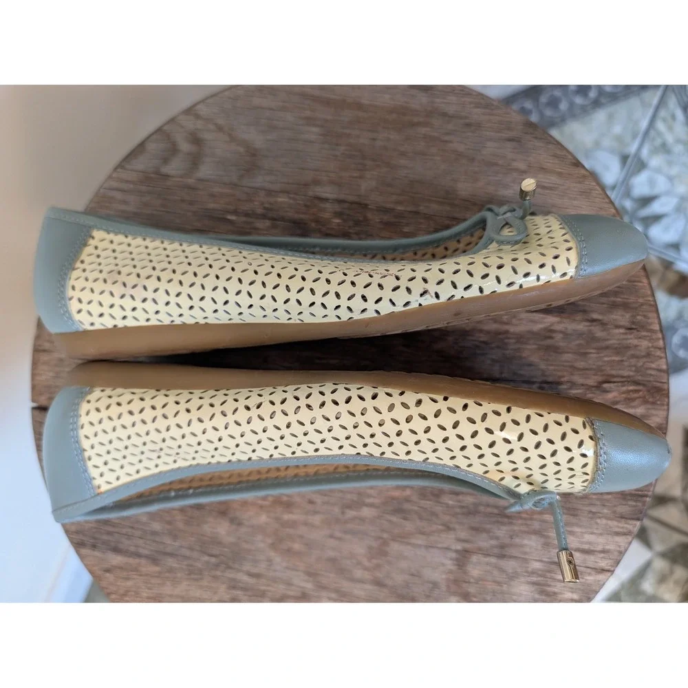 Geox Respira Perforated Ballet Flats Womens EU 38 US 7.5-8 Cream Gray Leather